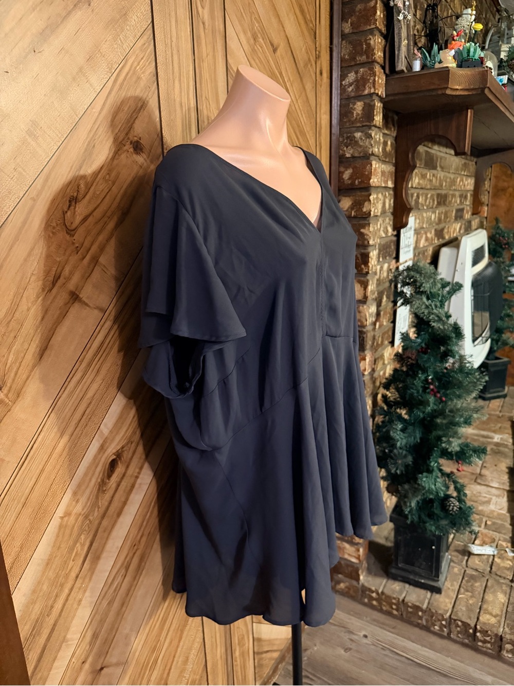 Torrid Women’s 3X Dark Gray V Neck Empire Waist Flutter Sleeve Peplum Blouse Top - Picture 3 of 9